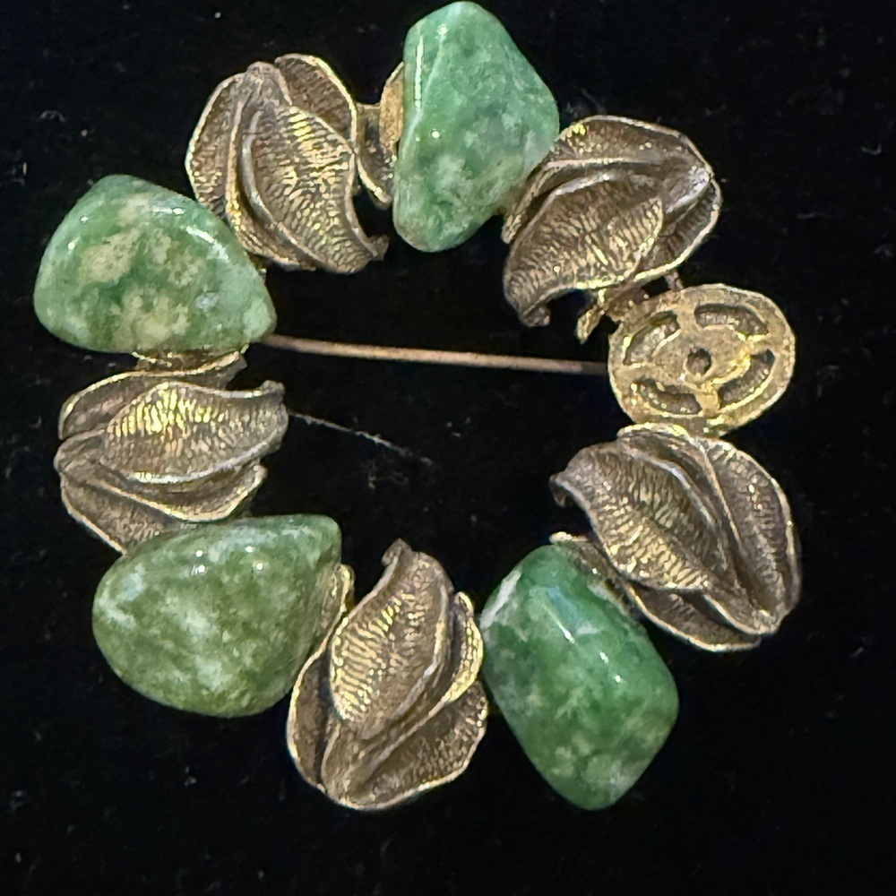 Jade Vintage HOB Green and Gold Wreath Leaf Brooch